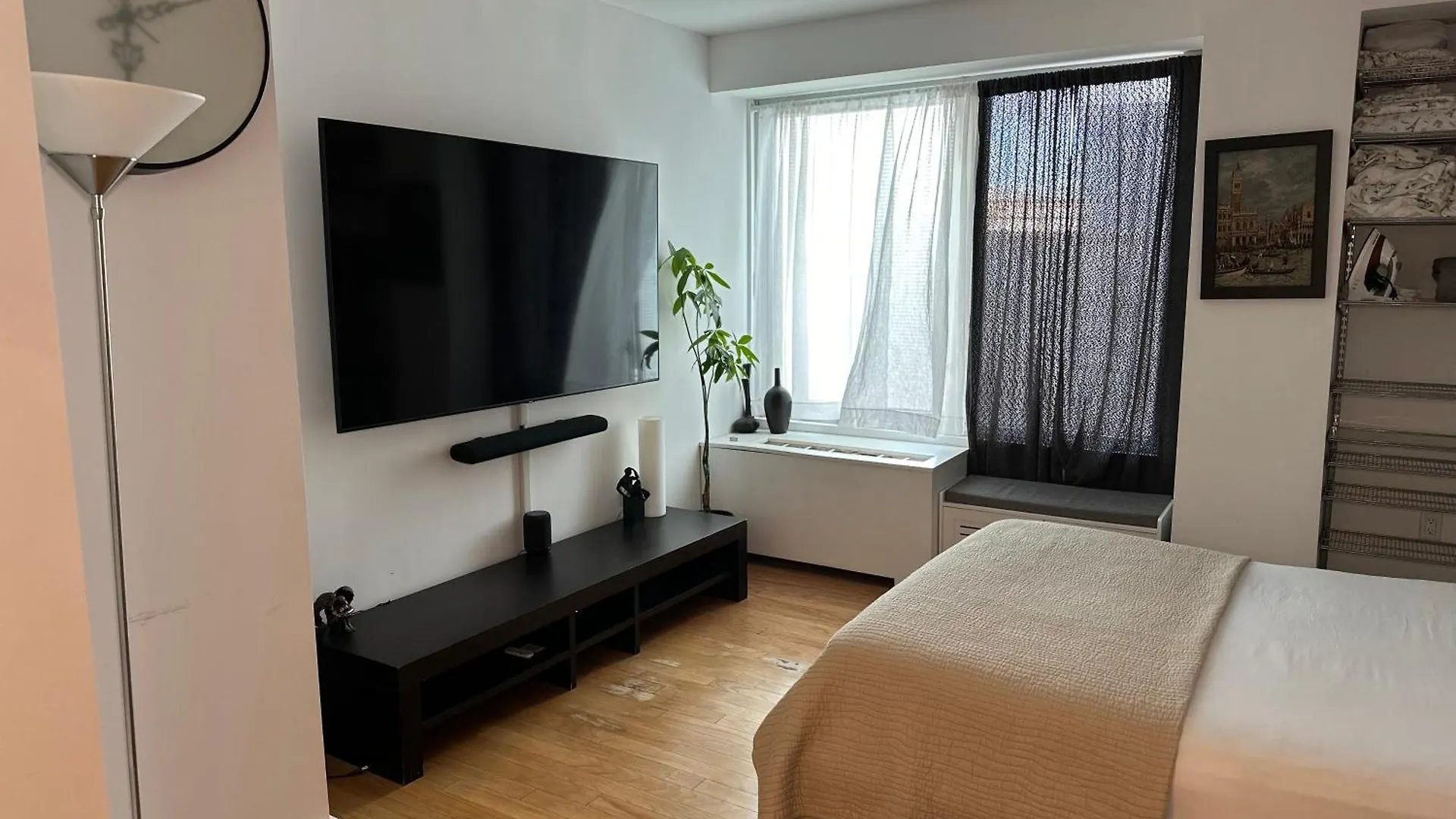 Apartment Modern Studio With Private Bathroom And Kitchen New York