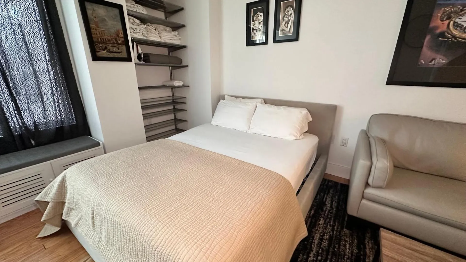 Modern Studio With Private Bathroom And Kitchen New York 0*,