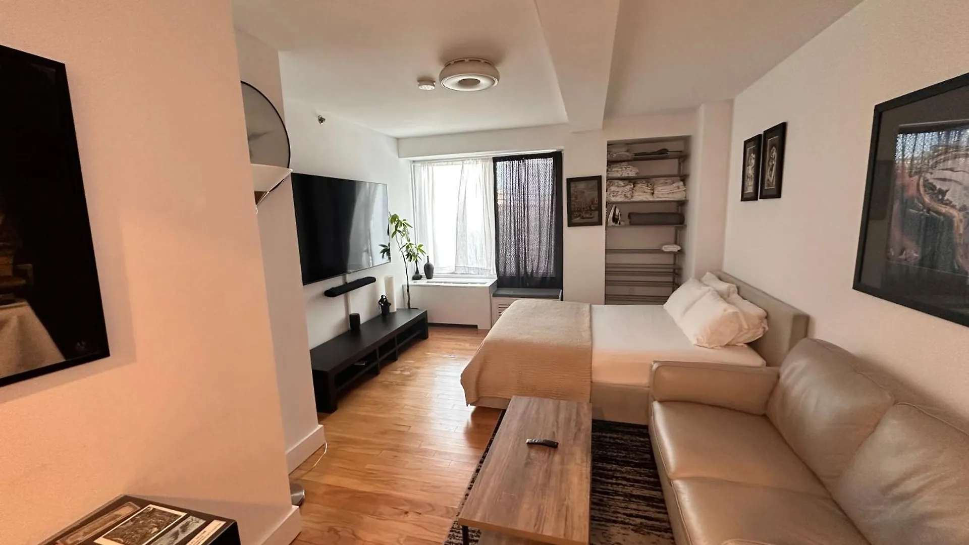 Modern Studio With Private Bathroom And Kitchen New York